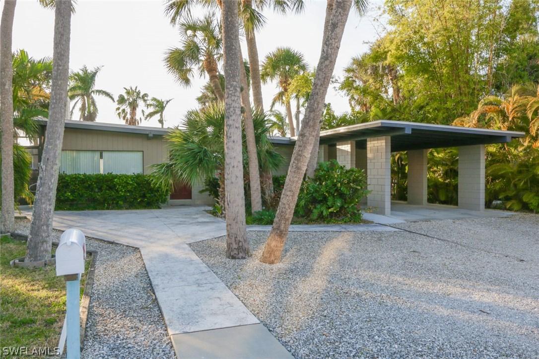 225 Delmar Ave., Fort Myers Beach, FL 33931