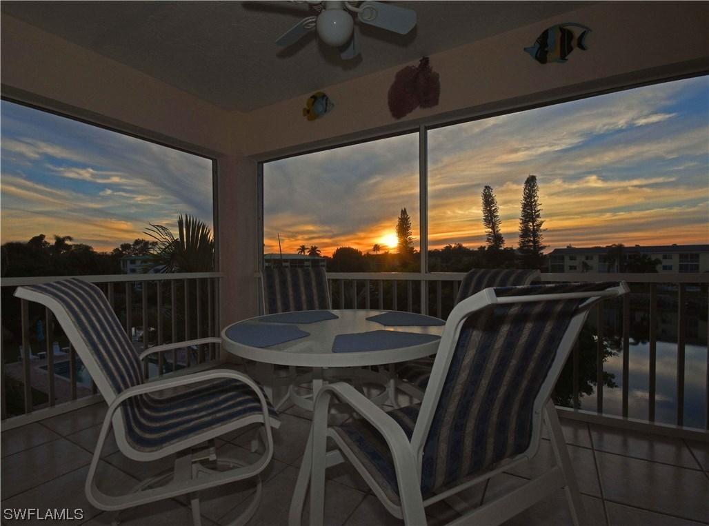 3055 Riviera Dr. #307, Naples, FL 34103