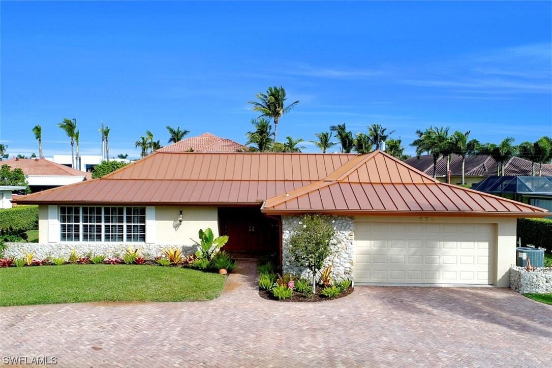 635 Harbour Dr., Naples, FL 34103