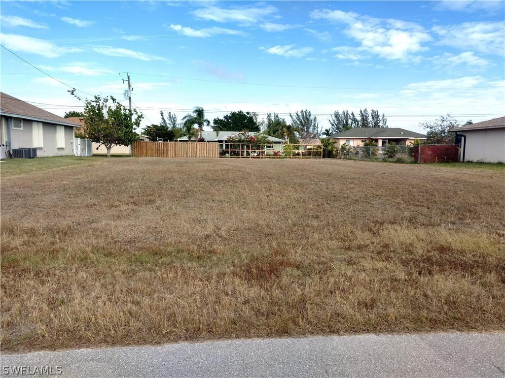 407 SE 15th St., Cape Coral, FL 33990
