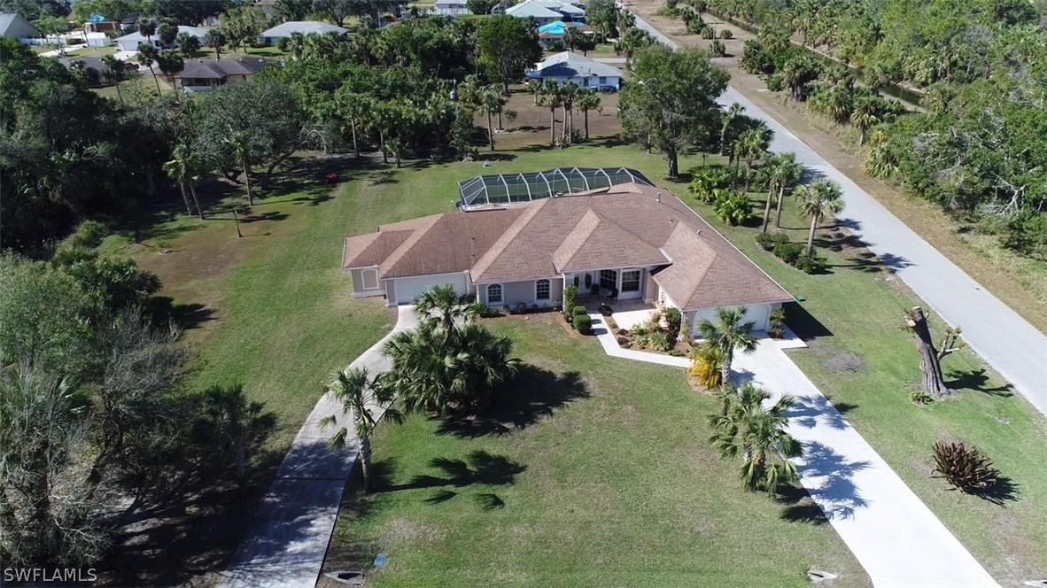 323 Washington Ave., Lehigh Acres, FL 33936