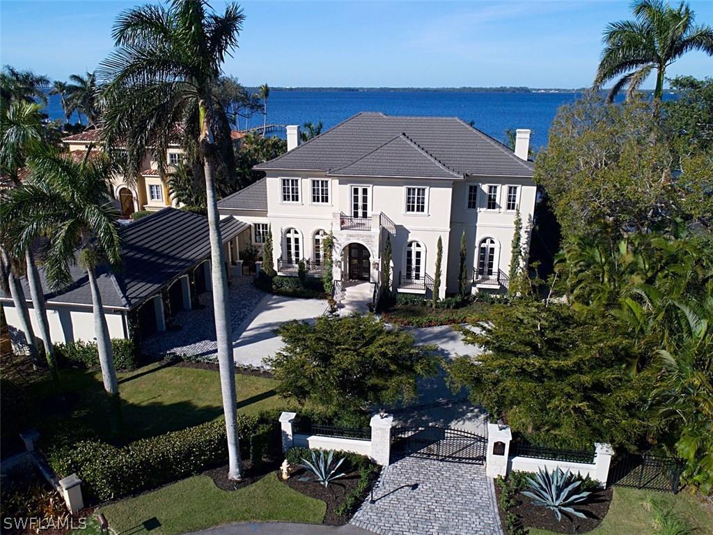 1222 Miracle Ln., Fort Myers, FL 33901