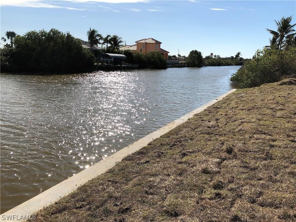 703 NW 36th Pl., Cape Coral, FL 33993