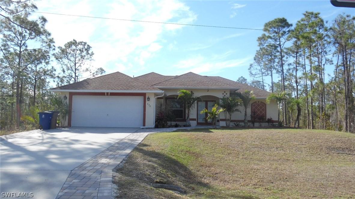 828 Aletha Ave., Lehigh Acres, FL 33974