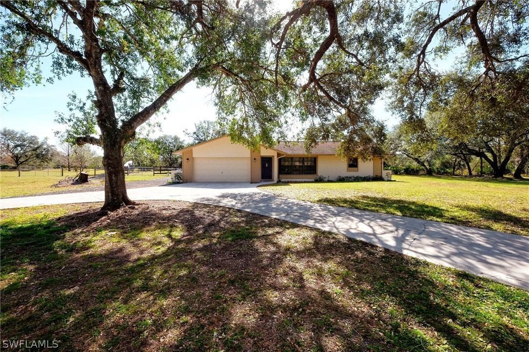 18620 Telegraph Creek Ln., Alva, FL 33920
