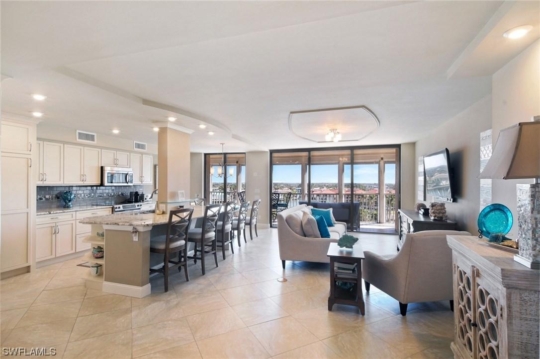 4401 Gulf Shore Blvd. #808, Naples, FL 34103