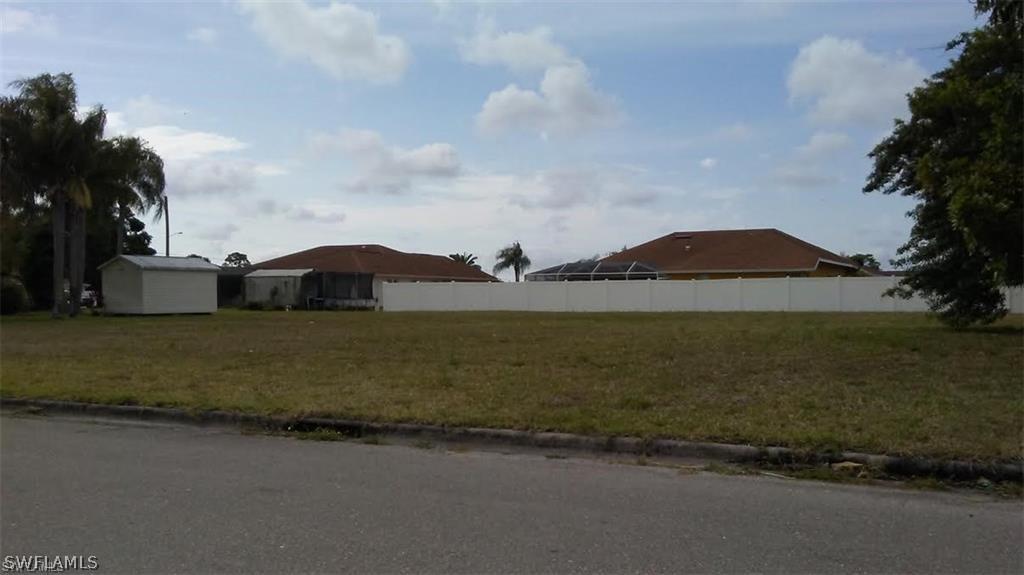 207 Danby Rd., Lehigh Acres, FL 33936