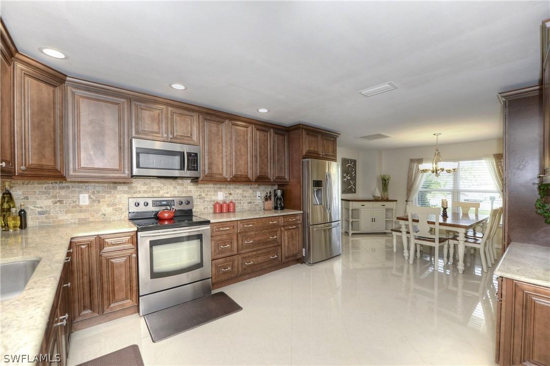 6433 Morgan La Fee Ln., Fort Myers, FL 33912