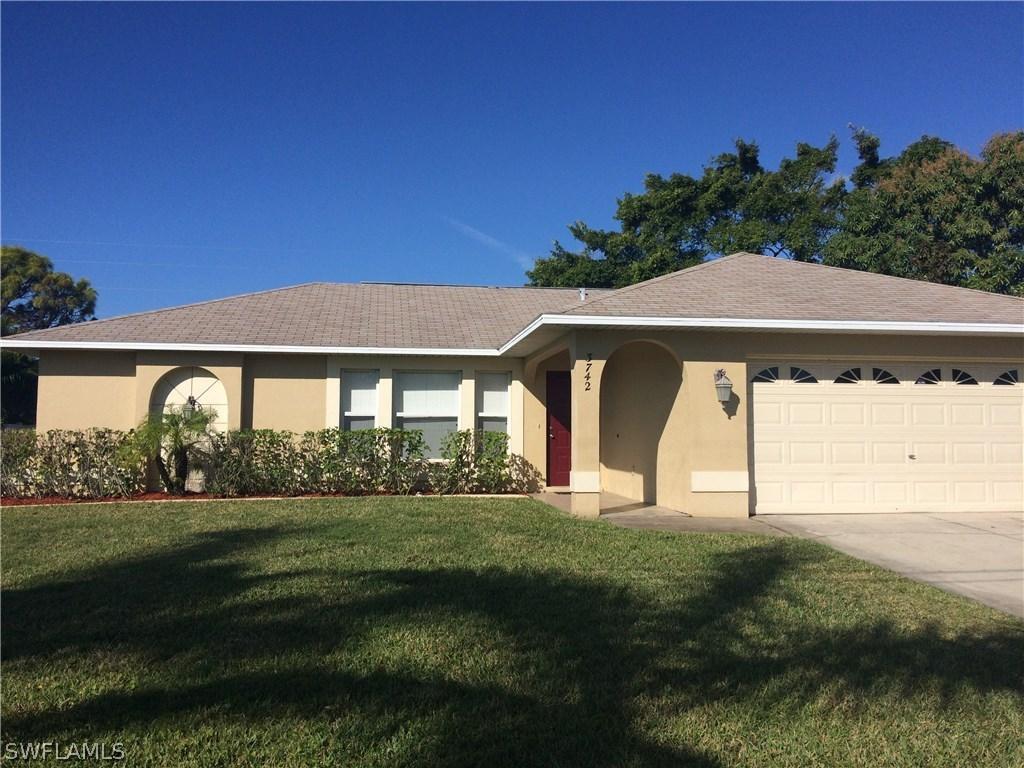 3742 SE Santa Barbara Pl., Cape Coral, FL 33904