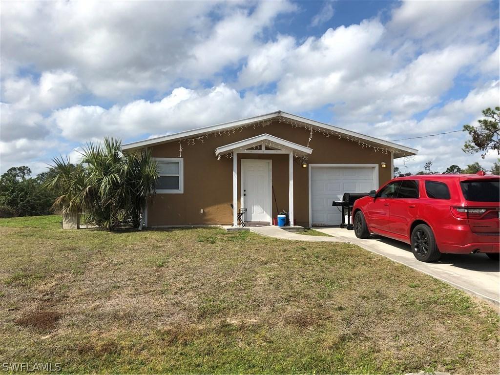 813 Mckinley Ave., Lehigh Acres, FL 33972