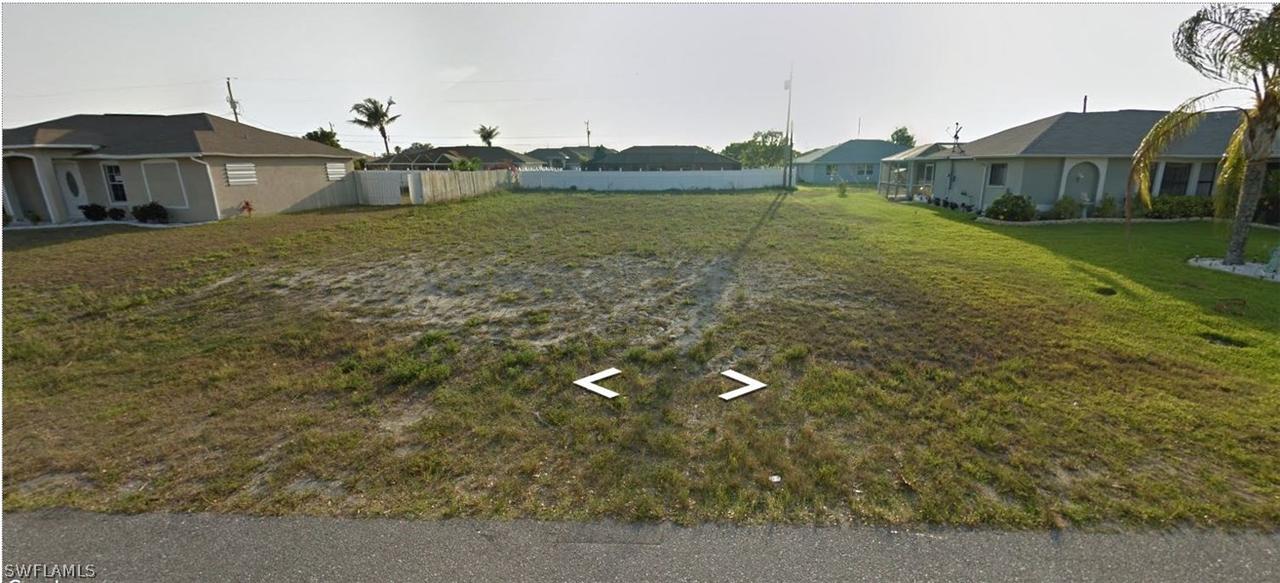 104 NE 13th Pl., Cape Coral, FL 33909