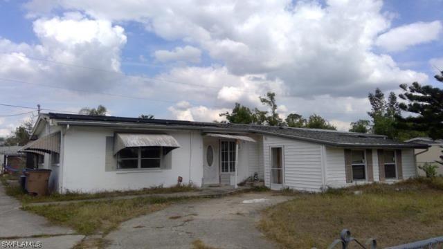 305 Bougainvillea Rd., Lehigh Acres, FL 33936