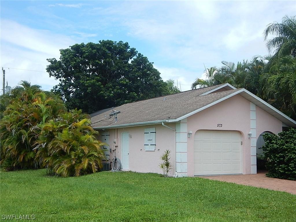 573 92nd Ave., Naples, FL 34108