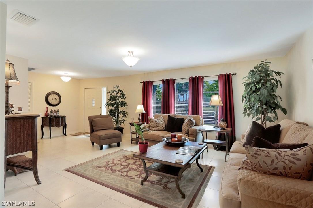 707 Wildwood Pkwy., Cape Coral, FL 33904