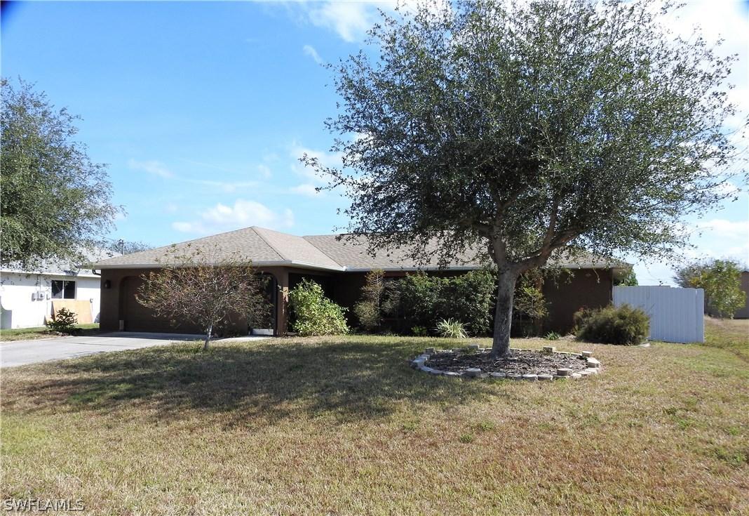 521 SE 17th Pl., Cape Coral, FL 33990