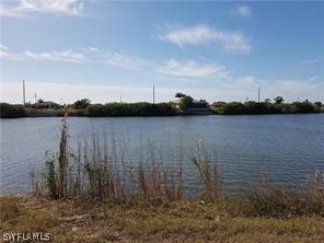 330 NW 25th Ter., Cape Coral, FL 33993