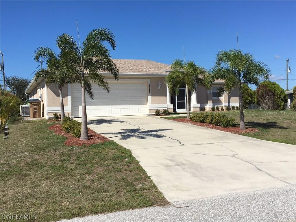 928 NW 5th Pl., Cape Coral, FL 33993