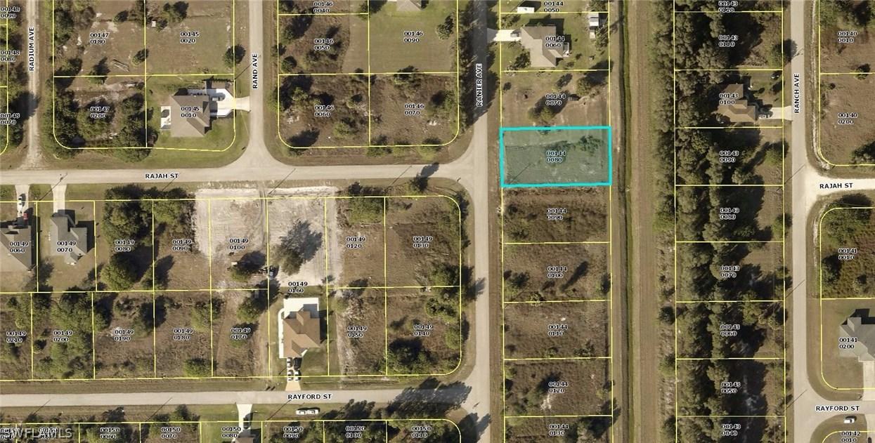 317 Ranier Ave., Lehigh Acres, FL 33974
