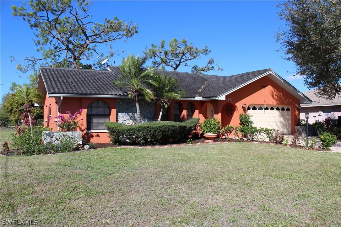 124 Sebring Cir., Lehigh Acres, FL 33936