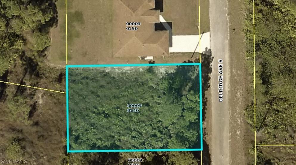 718 Delridge Ave., Lehigh Acres, FL 33974