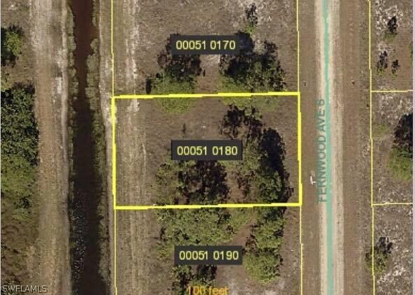 422 Fernwood Ave., Lehigh Acres, FL 33974
