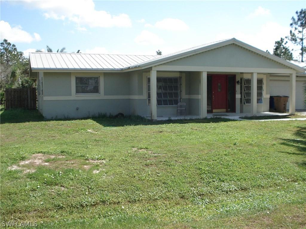 916 Mckinley Ave., Lehigh Acres, FL 33972
