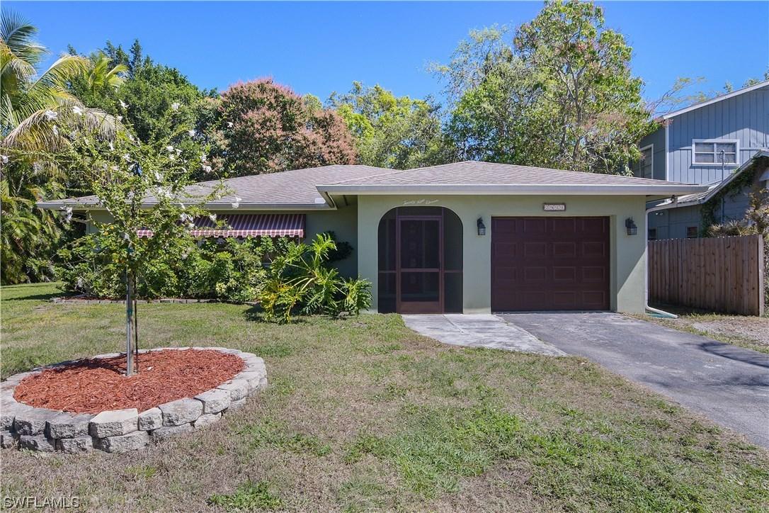 2911 Magnolia St., Fort Myers, FL 33901