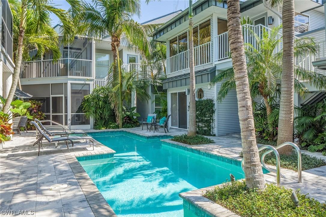 353 2nd St. #2-353, Naples, FL 34102