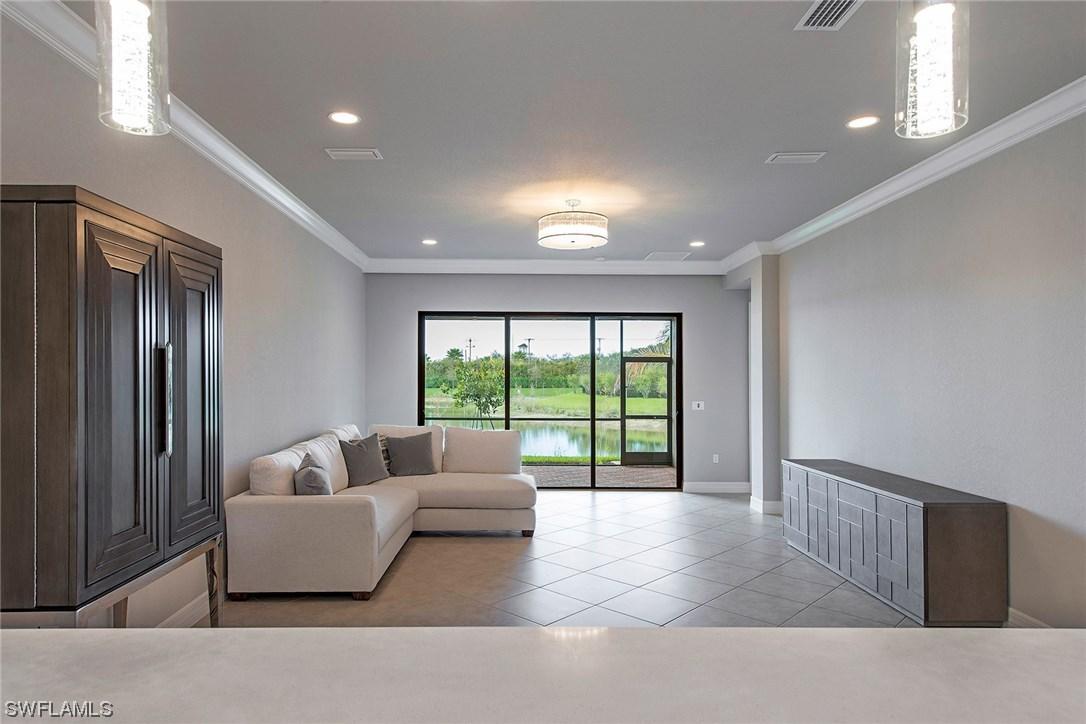 13323 Silktail Dr., Naples, FL 34109