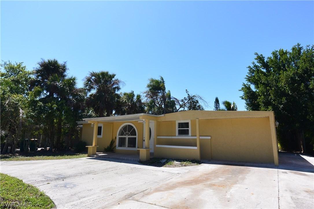 1172 Parkway Dr., Naples, FL 34104