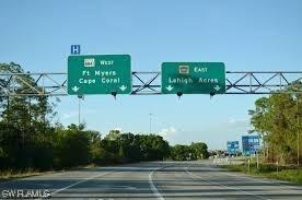 212 Ivan Ave., Lehigh Acres, FL 33973