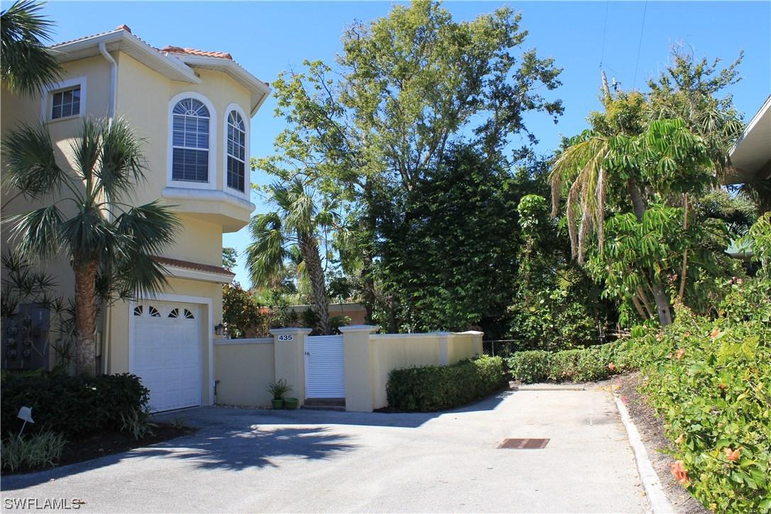 435 8th Ave. #102, Naples, FL 34102