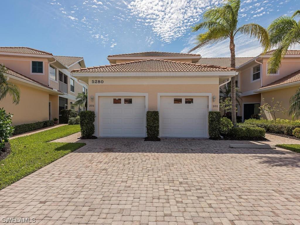 5280 Birmingham Dr. #201, Naples, FL 34110