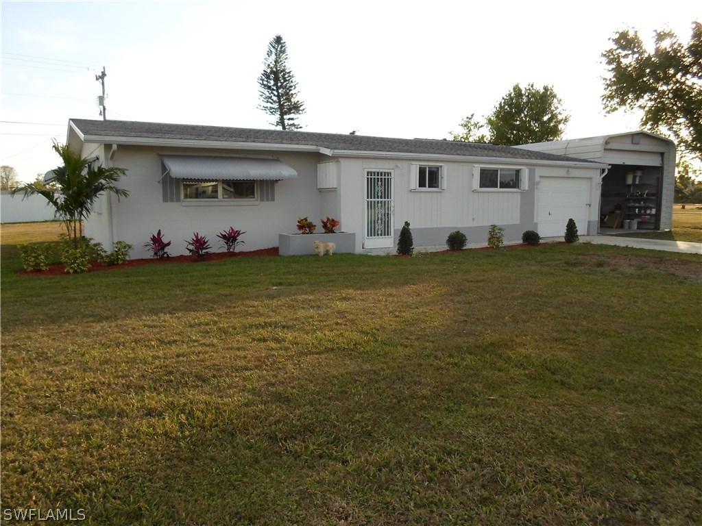 106 Davis Rd., Lehigh Acres, FL 33936