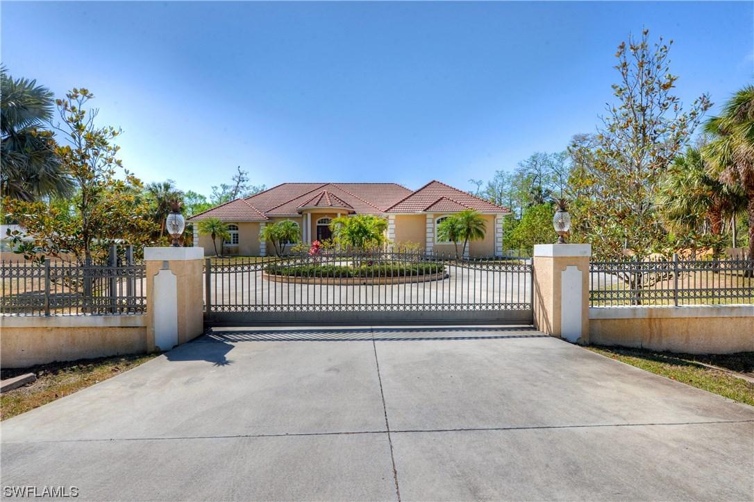 4244 1st Ave., Naples, FL 34119