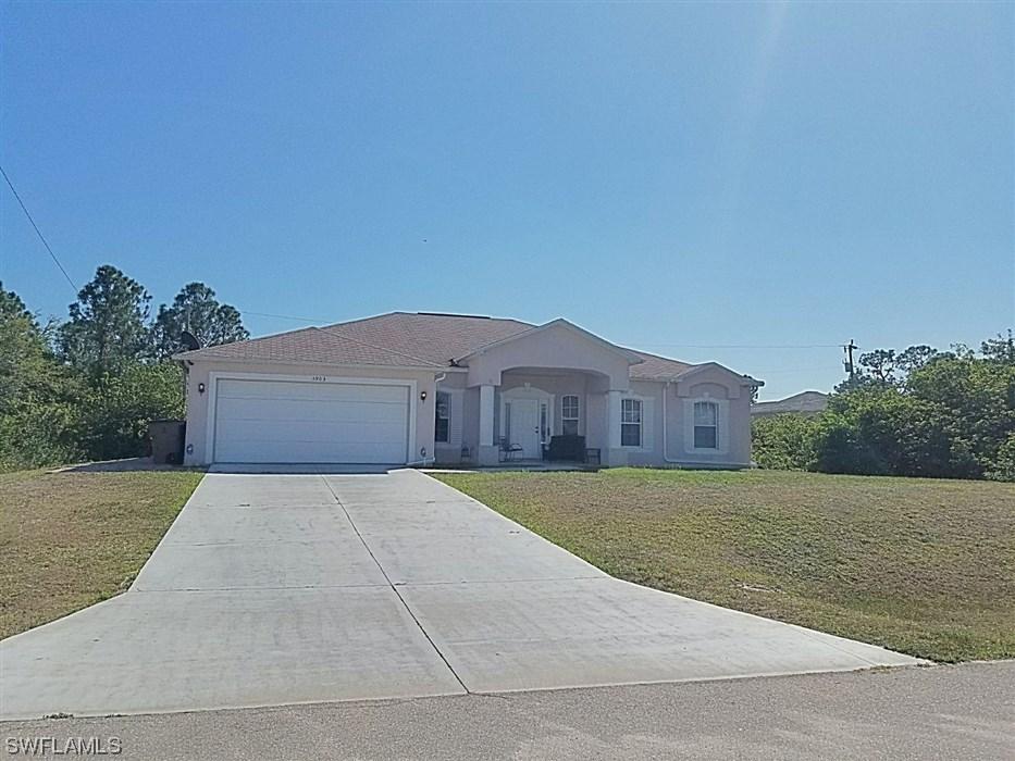 3903 27th St., Lehigh Acres, FL 33976