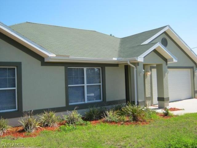 909 Anthony St., Lehigh Acres, FL 33974