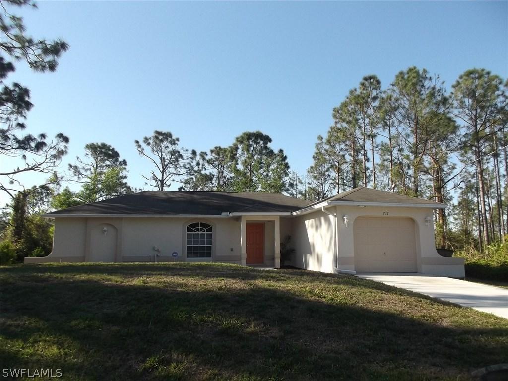 716 Manhattan St., Lehigh Acres, FL 33974