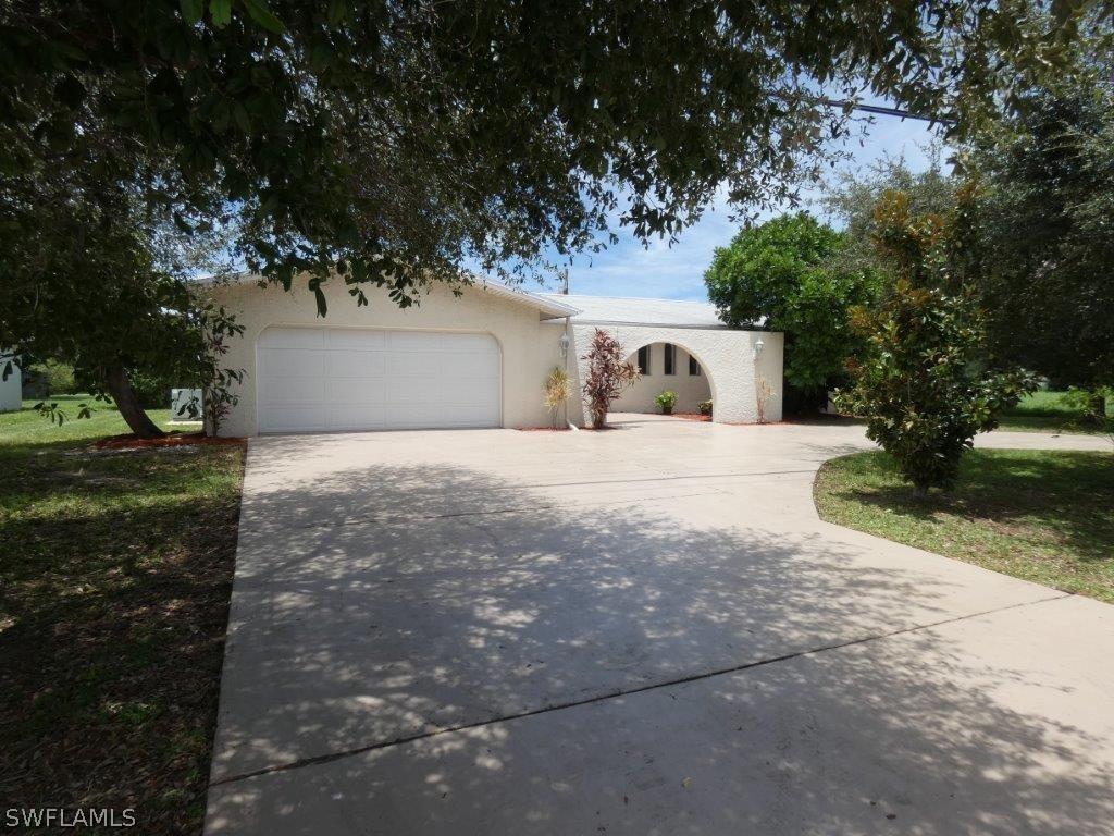 4016 Country Club Blvd., Cape Coral, FL 33904