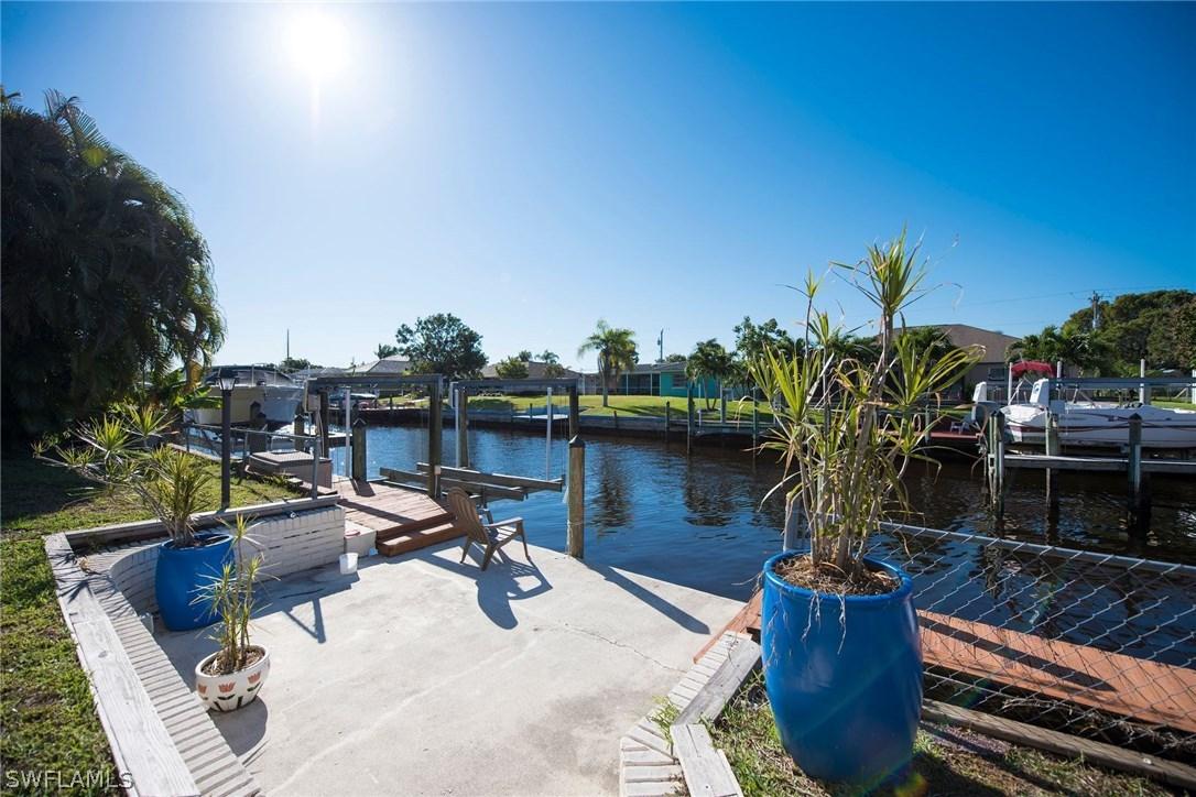 2006 SE 29th Ln., Cape Coral, FL 33904