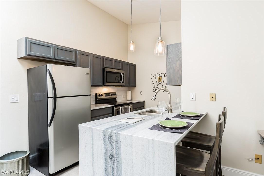 5117 SW 15th Pl. #211, Cape Coral, FL 33914