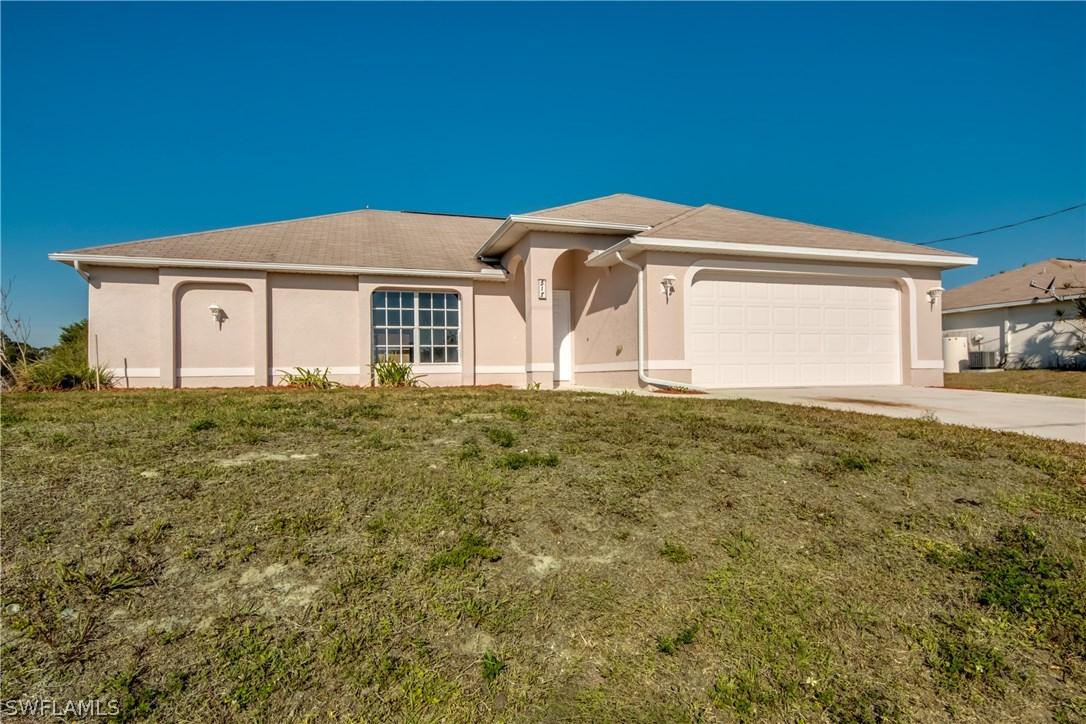 518 Pennfield Ave., Lehigh Acres, FL 33974