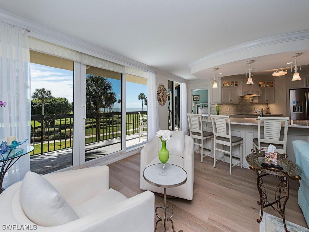 4551 Gulf Shore Blvd. #204, Naples, FL 34103