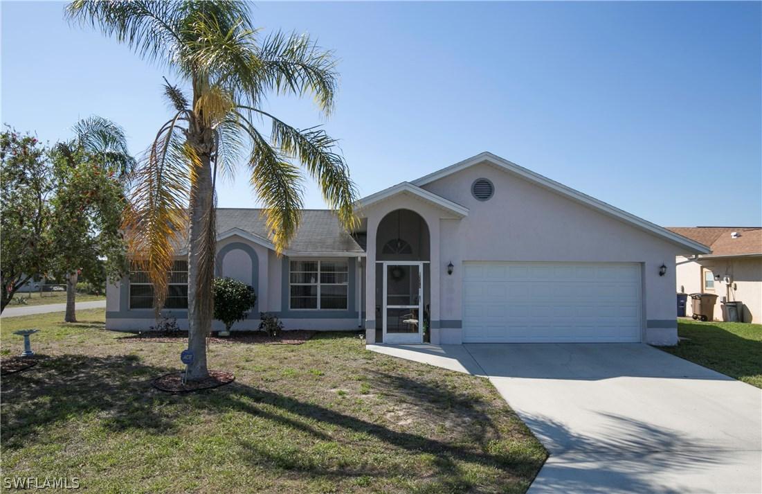 19378 Coraltree Ct., Lehigh Acres, FL 33936