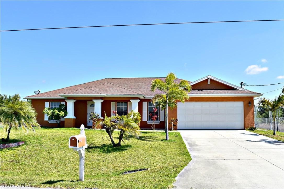 2008 Xelda Ave., Lehigh Acres, FL 33971
