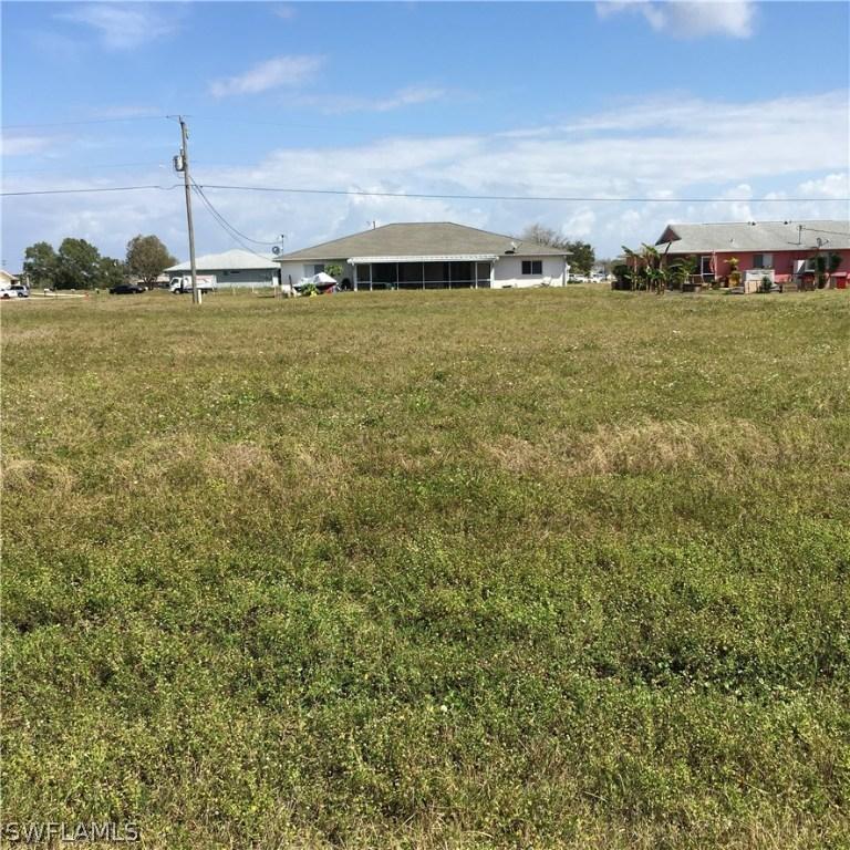 905 SE 5th Ct., Cape Coral, FL 33990