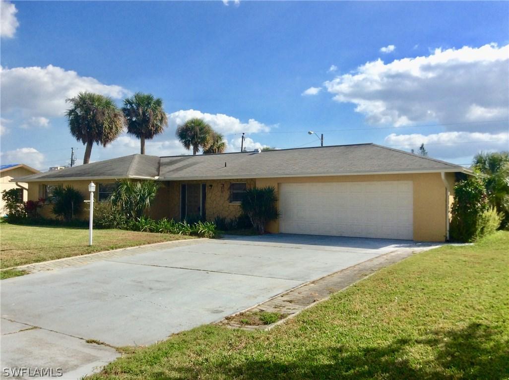 1732 Englewood Ave., Lehigh Acres, FL 33936