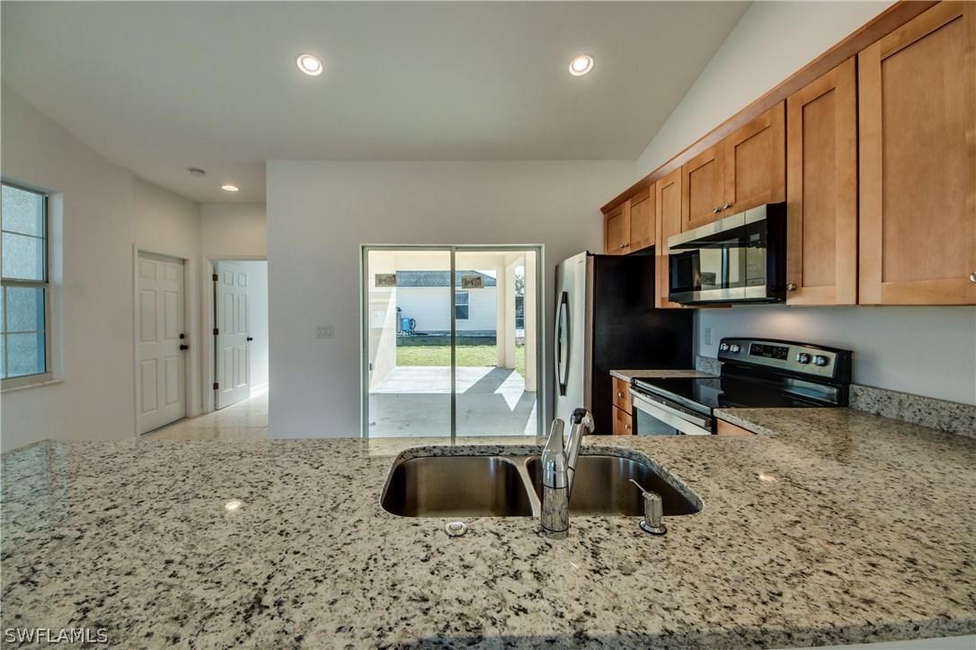 708 SW 22nd Ter., Cape Coral, FL 33991