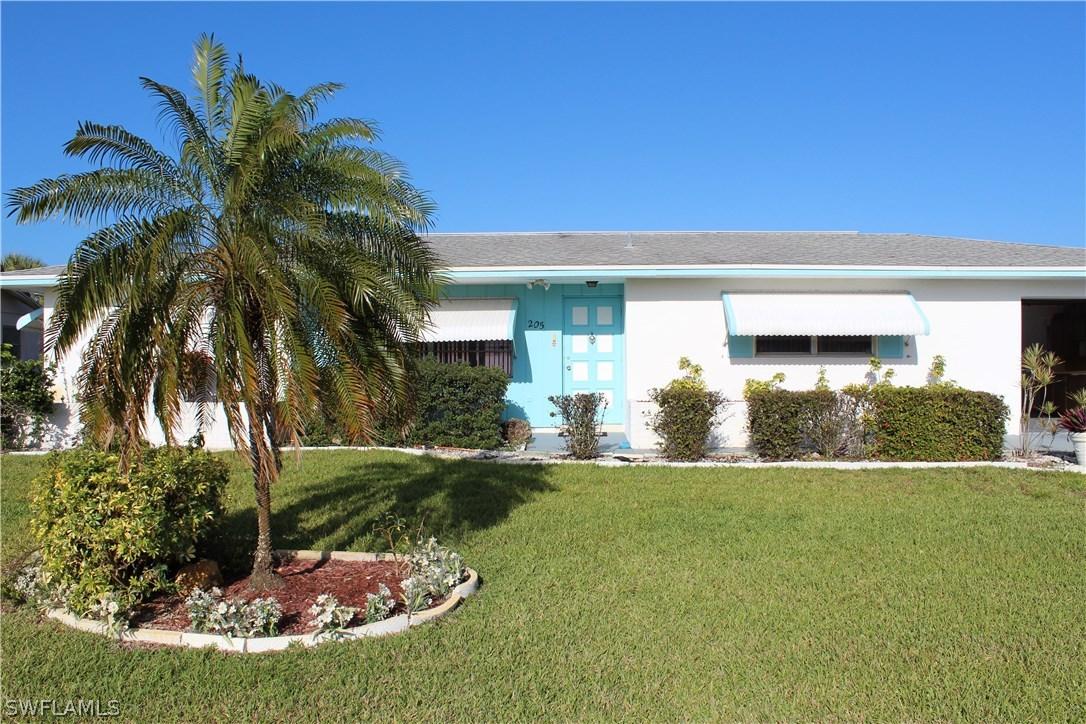 205 Redcliff Ave., Lehigh Acres, FL 33936