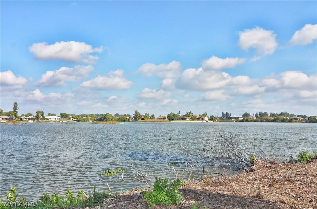 319 NW 11th Ter., Cape Coral, FL 33993